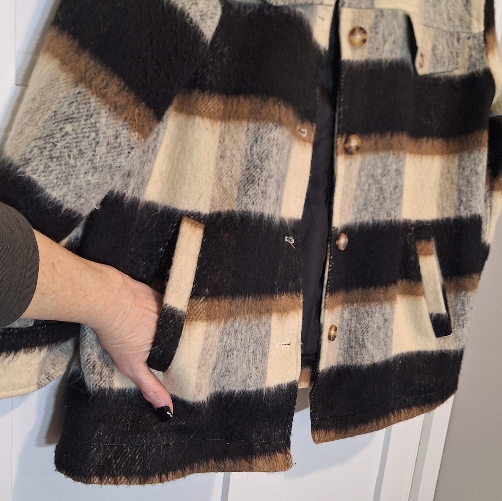 Wonderly Button Up Down Plaid Shacket Coat Pockets Large Black Brown Cream Soft - Picture 6 of 10